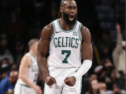 比分直播-队史第16位!杰伦-布朗职业生涯首次单赛季得分突破2000分